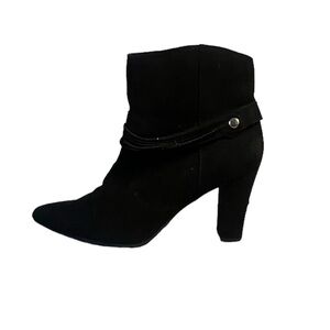 Women’s 7.5 Black Wilma Booties